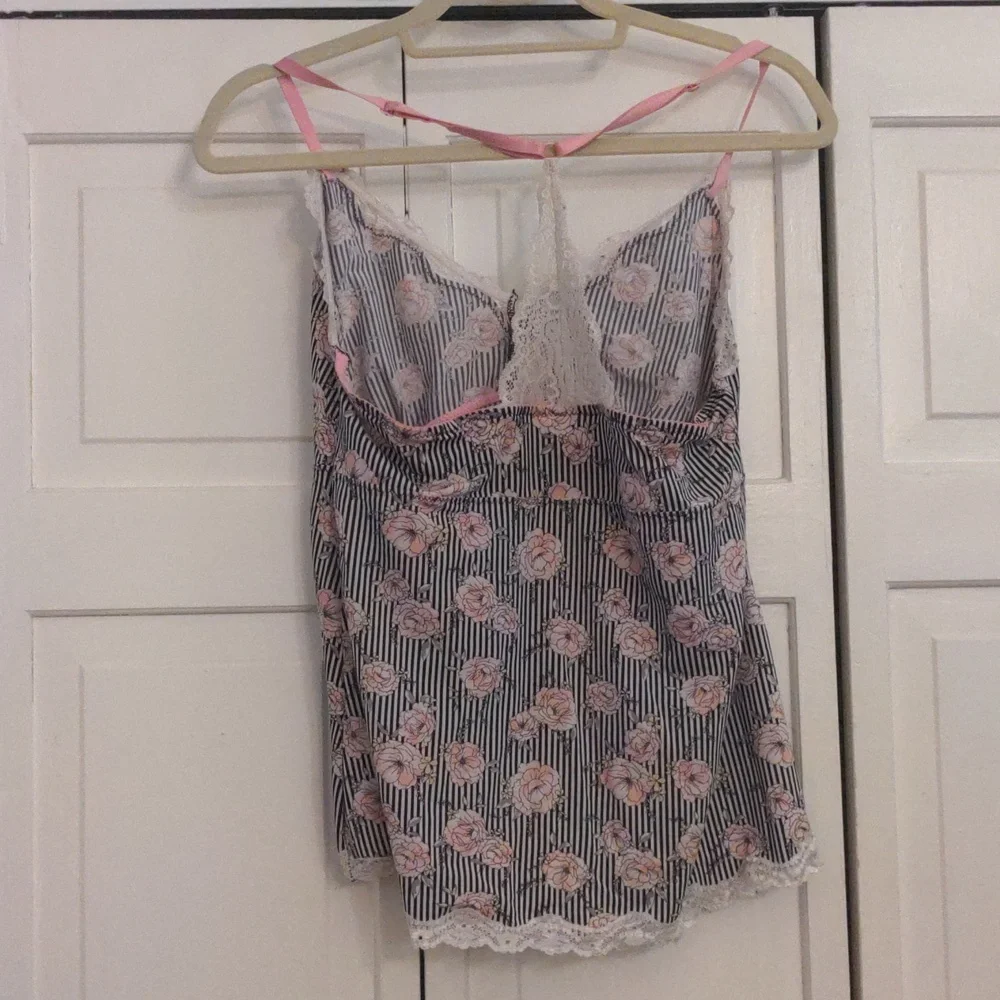 // DONATED ๐ 2/$7 Marilyn Monroe cami short stripped pajama set size L - Picture 8 of 12